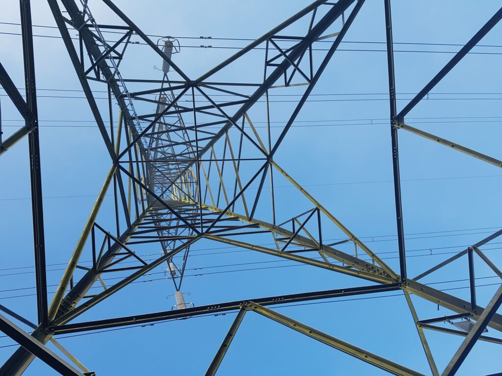 pylon02-scaled