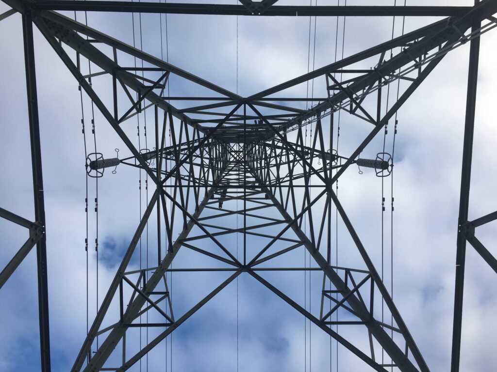 pylon04-scaled